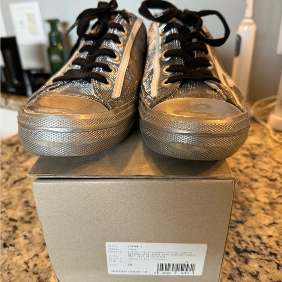 Golden Goose authentic shoes, worn maybe twice, in perfect condition. - Picture 1 of 5